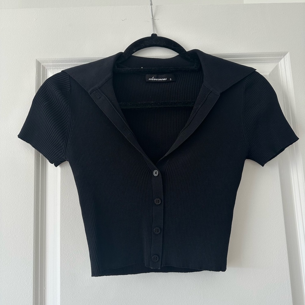 black crop top
